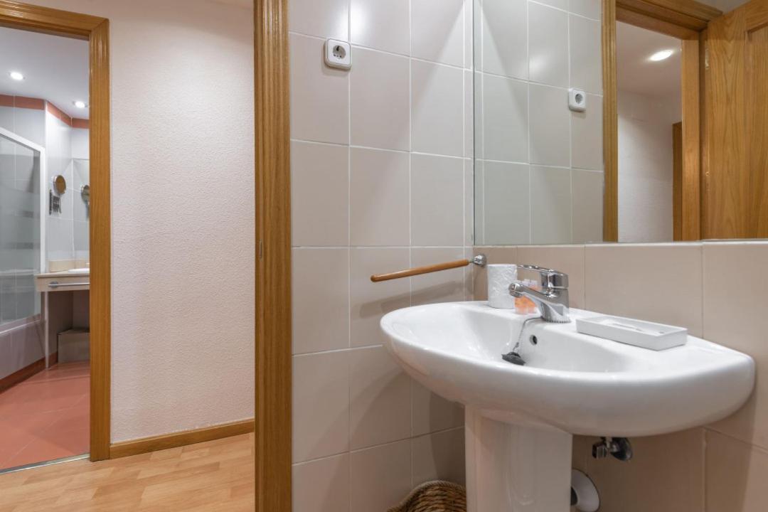 2 Bedrooms 2 Bathrooms Furnished - Malasana Apartamento *